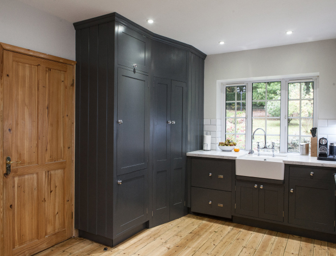 Dark statement bespoke kitchen